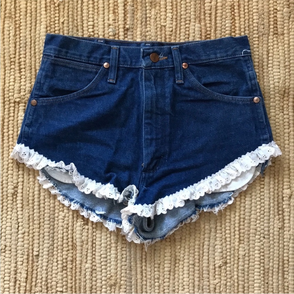 FREE PEOPLE X VINTAGE WRANGLER DENIM SHORTS LACE